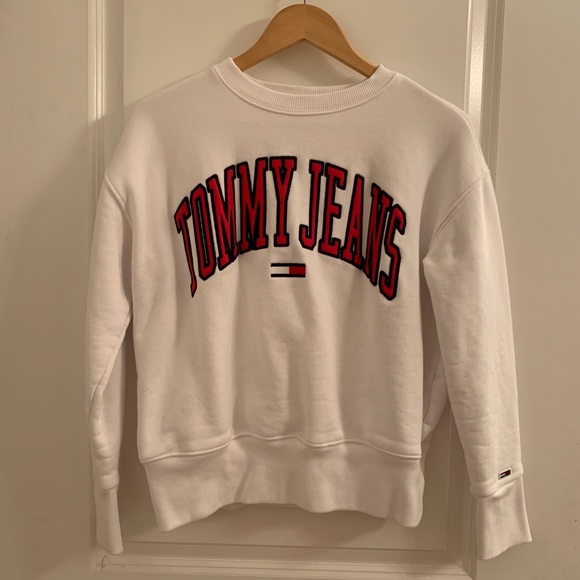 Tommy Hilfiger Tops - Tommy Hilfiger crewneck